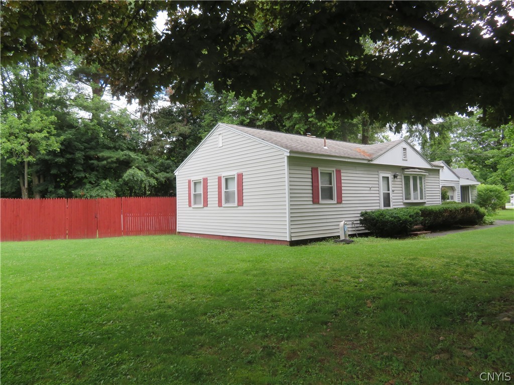 8 Pinecrest Road