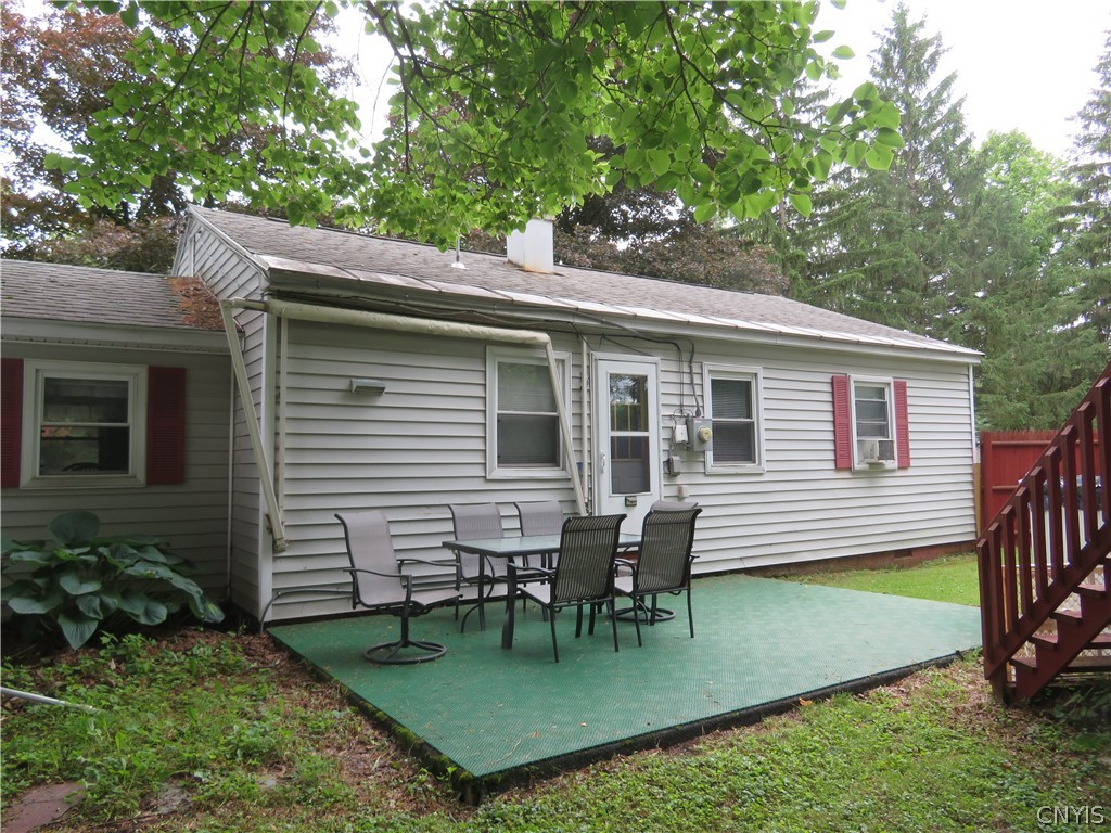 8 Pinecrest Road