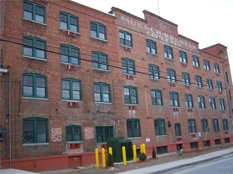 Photo of 617 E Hiawatha Boulevard #6, Syracuse, NY 13208 (MLS # S1660752)