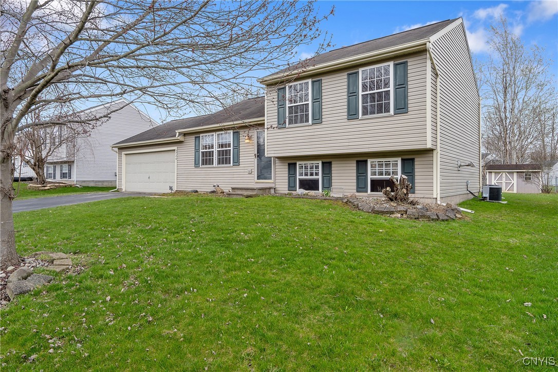 5726 Boulia Drive, Clay, New York image 2