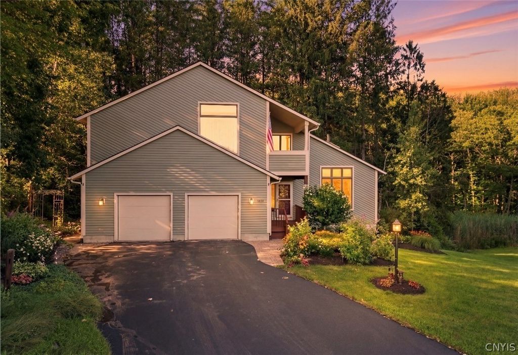 Photo of 9110 Frenchmans Creek Drive, Lysander, NY 13135 (MLS # S1666684)