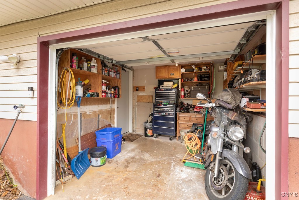 8111 Thurston Drive, Cicero, New York image 34