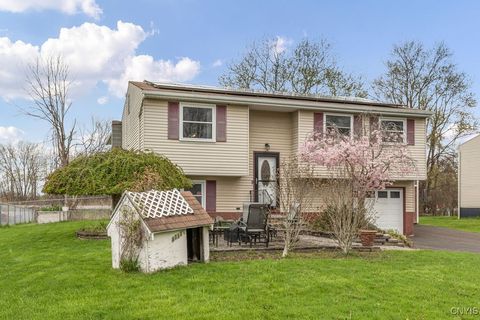 8111 Thurston Drive, Cicero, NY 13039 - MLS#: S1602666