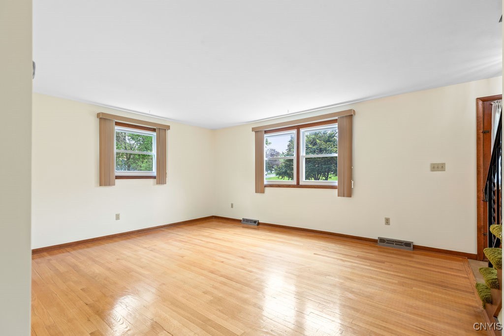 508 Glenview Parkway Pkwy, Camillus, New York image 3