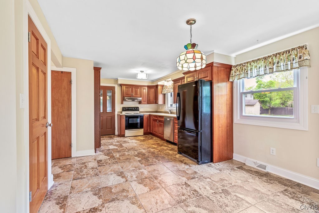 508 Glenview Parkway Pkwy, Camillus, New York image 10