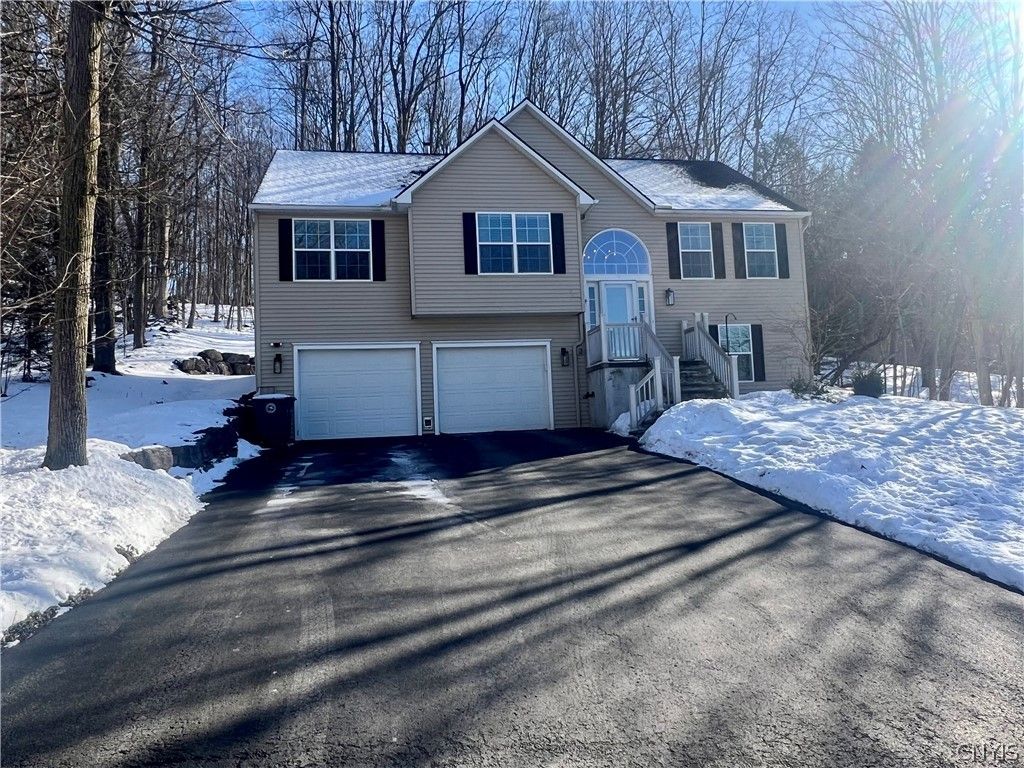 Photo of 7788 Ravenswood Lane, Manlius, NY 13104 (MLS # S1664648)