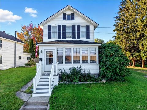 Homes For Sale - 208 W Utica Street<br/> Oswego County, Oswego, NY 13126