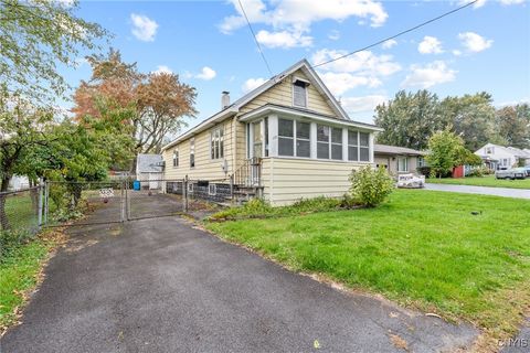 Photo of 132 Lind Avenue, Salina, NY 13211 (MLS # S1643481)