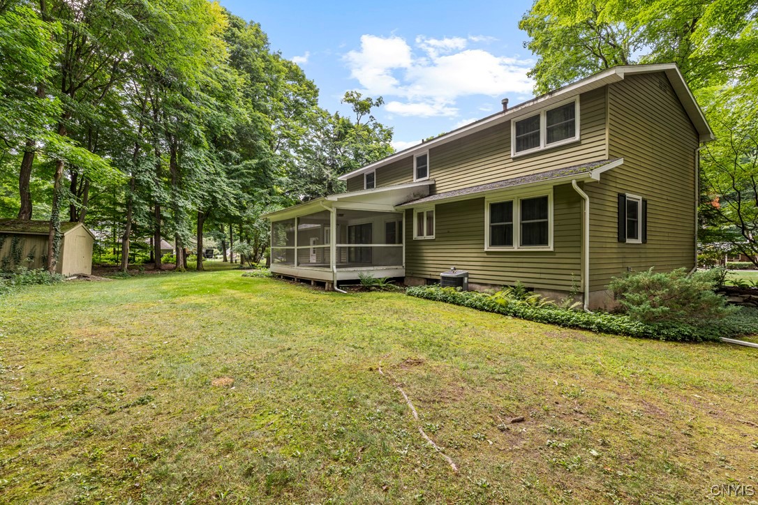 101 Wooded Heights Drive, Camillus, New York image 4