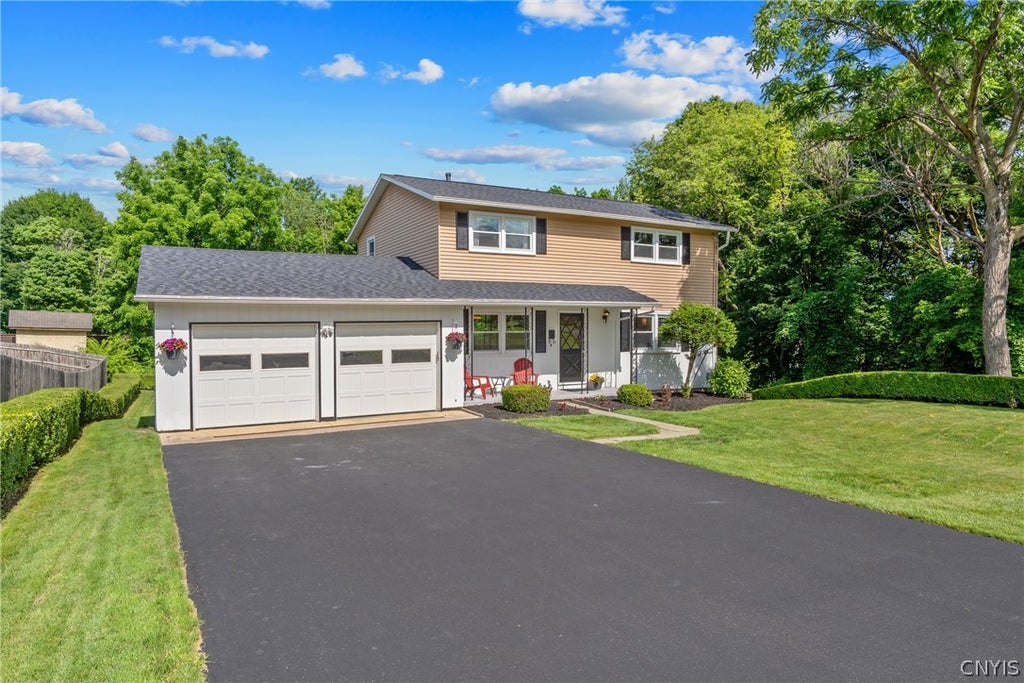 Photo of 508 Glenview Parkway, Camillus, NY 13219 (MLS # S1694221)