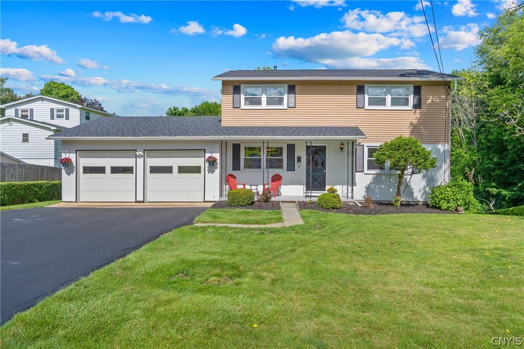 Photo of 508 Glenview Parkway, Camillus, NY 13219 (MLS # S1694221)