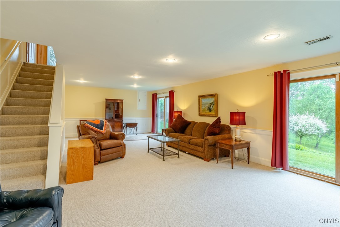 7672 Pinebluff Circle, Manlius, New York image 33