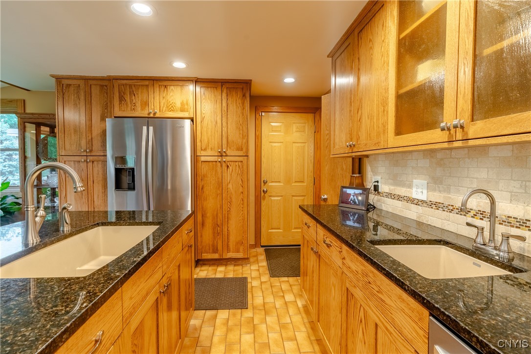 7672 Pinebluff Circle, Manlius, New York image 11