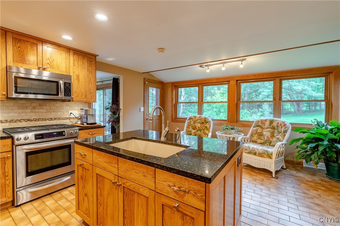 7672 Pinebluff Circle, Manlius, New York image 9