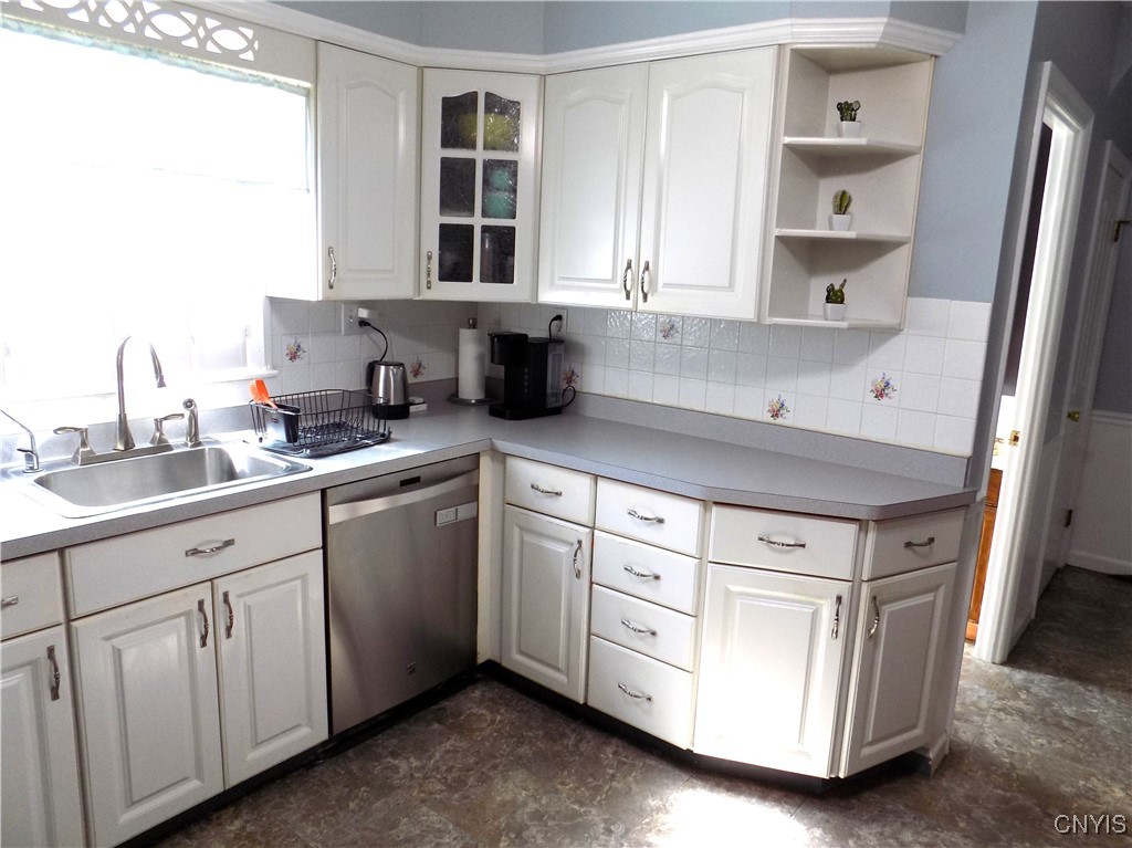 806 Mildred Avenue, Utica, New York image 16