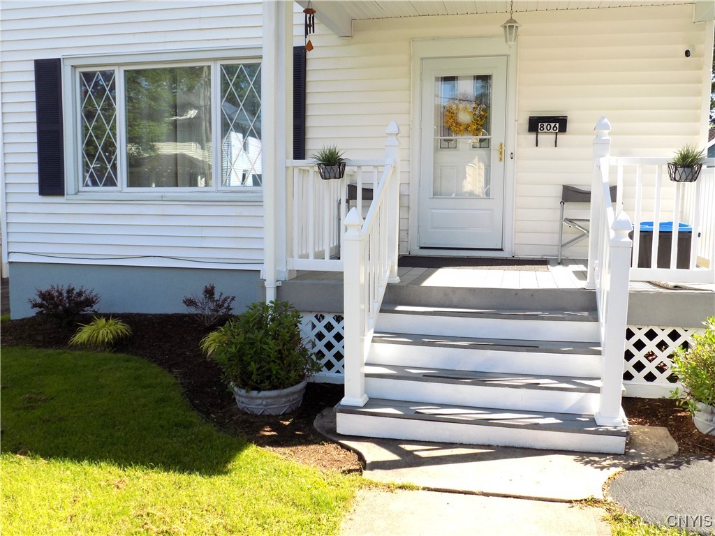 806 Mildred Avenue, Utica, New York image 2