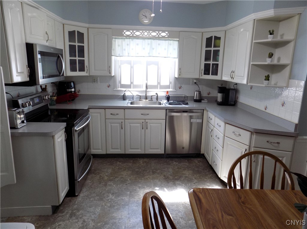 806 Mildred Avenue, Utica, New York image 14