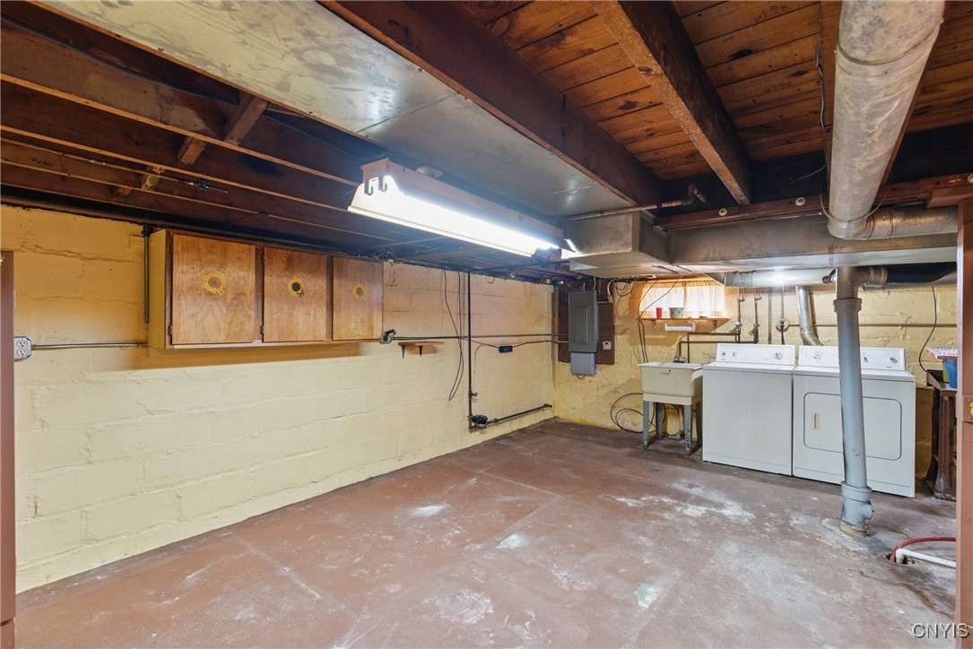 240 Cloveridge Drive, Syracuse, New York image 31