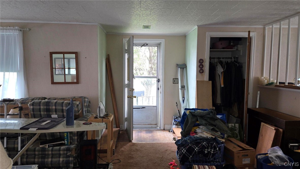 216 Melrose Drive, Clay, New York image 3