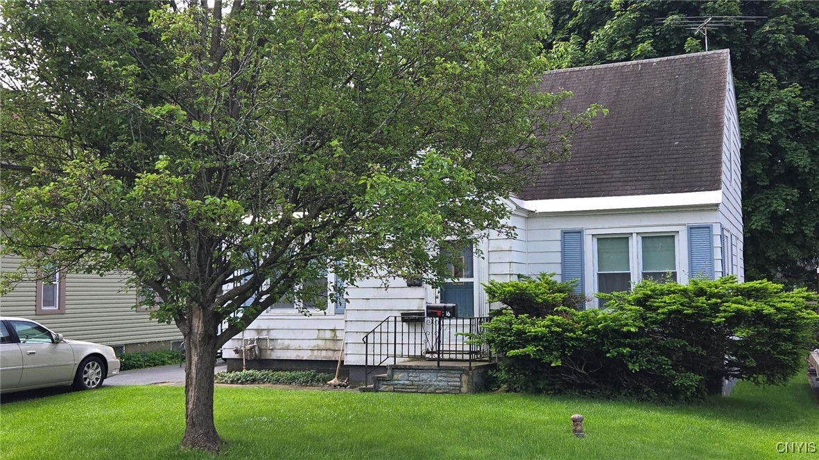 216 Melrose Drive, Clay, New York image 2