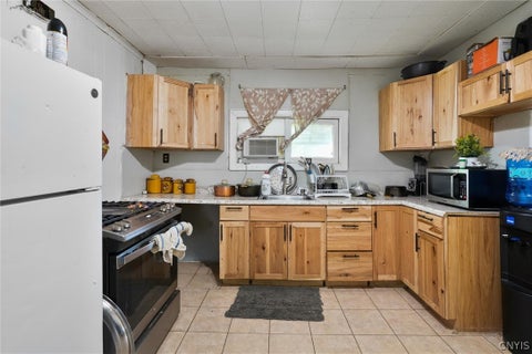 Tiny photo for 643 Catherine Street N #2, Syracuse, NY 13203 (MLS # S1720379)