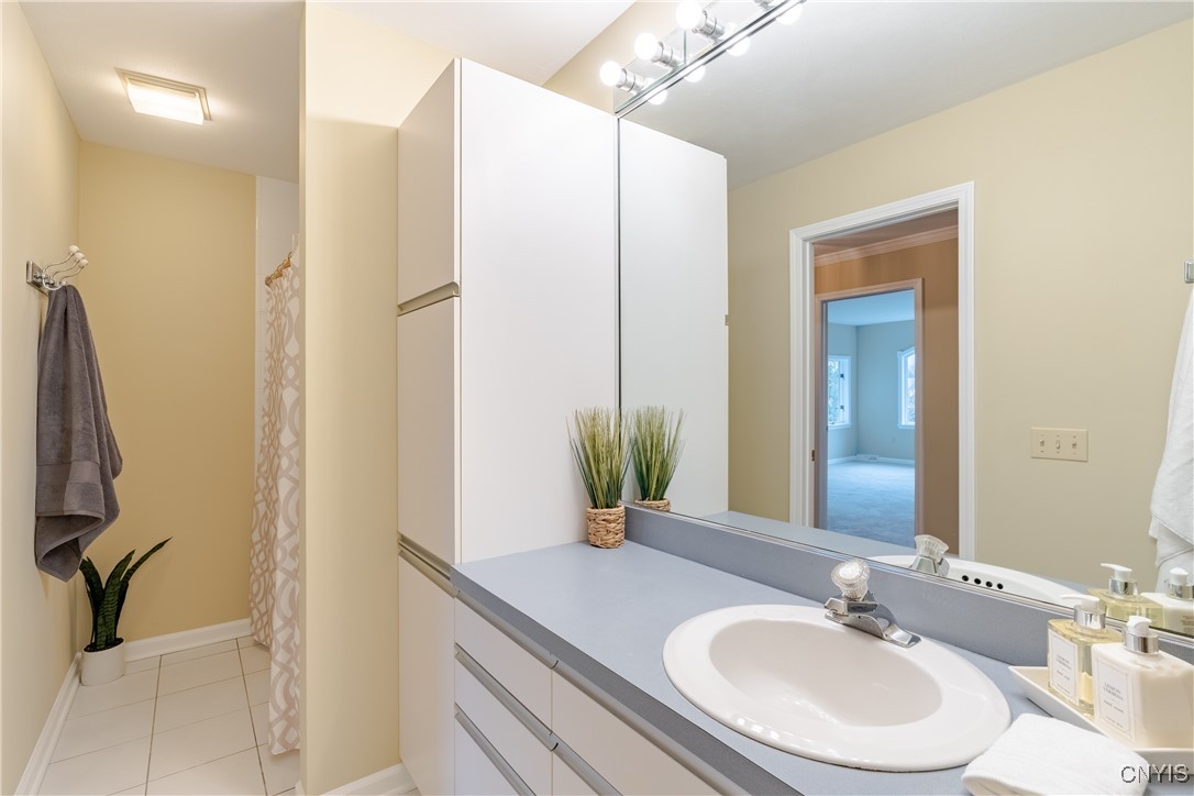 8405 Turnberry Drive, Manlius, New York image 38