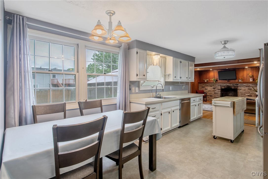 8013 Plinius Way, Clay, New York image 15