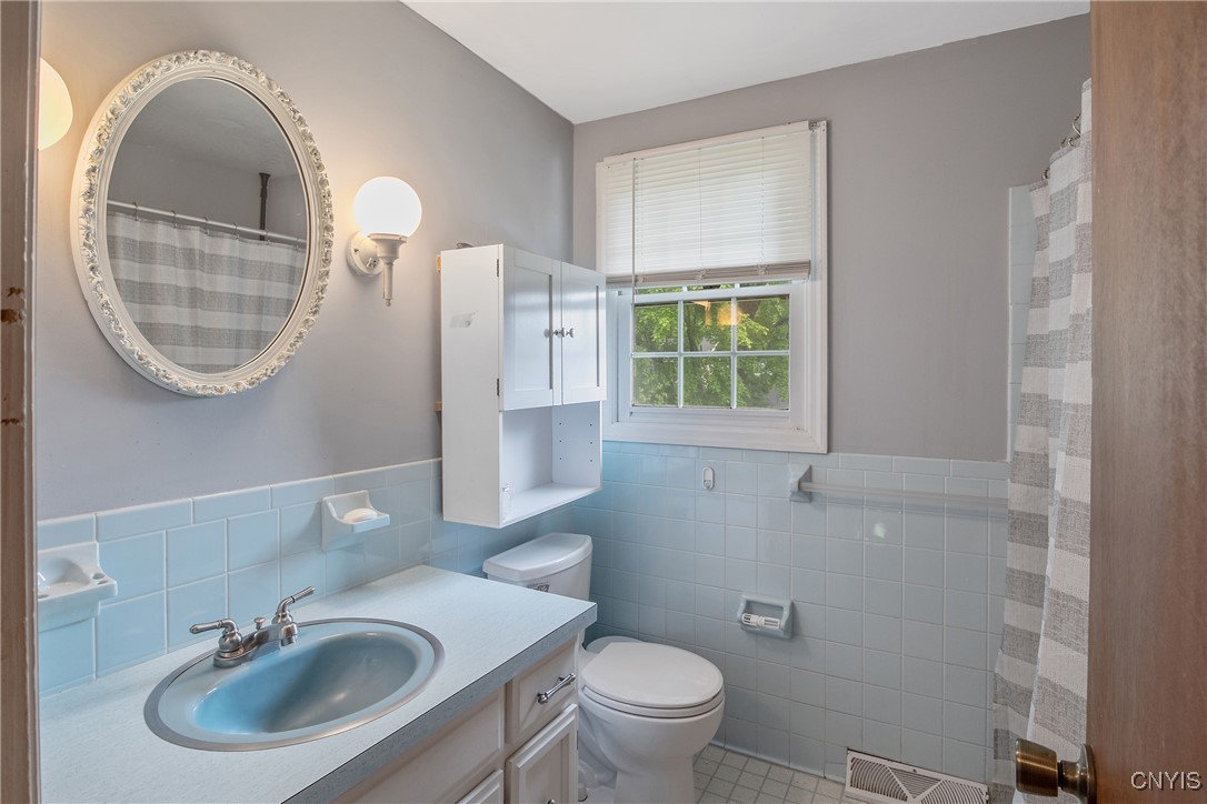 8013 Plinius Way, Clay, New York image 32