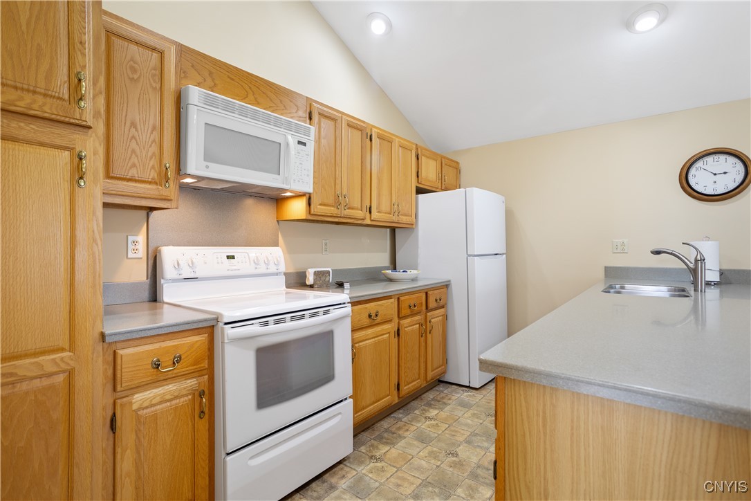 4842 Huntwood Path, Manlius, New York image 15
