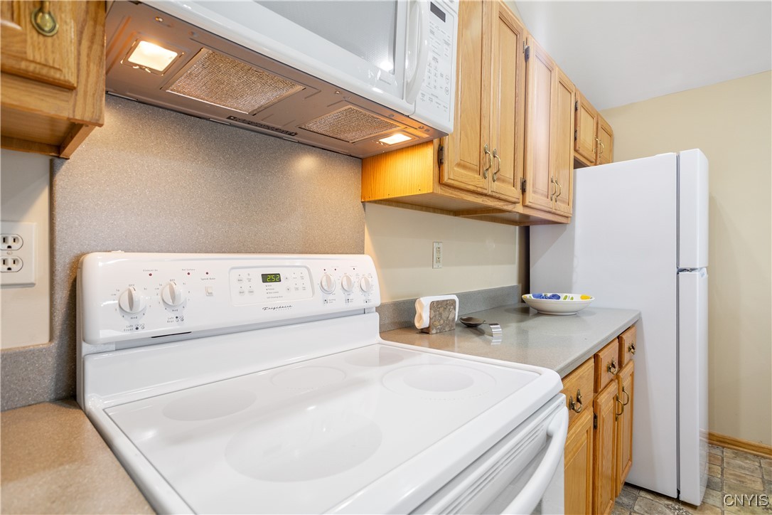 4842 Huntwood Path, Manlius, New York image 16