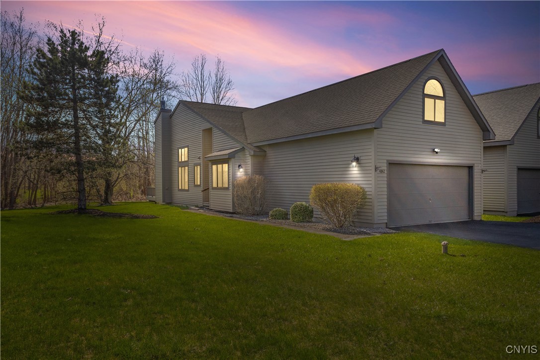 4842 Huntwood Path, Manlius, New York image 1