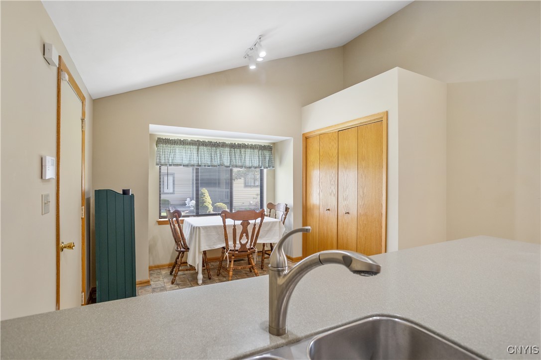 4842 Huntwood Path, Manlius, New York image 19