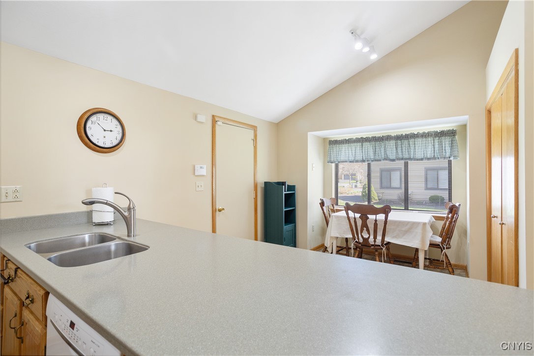 4842 Huntwood Path, Manlius, New York image 17