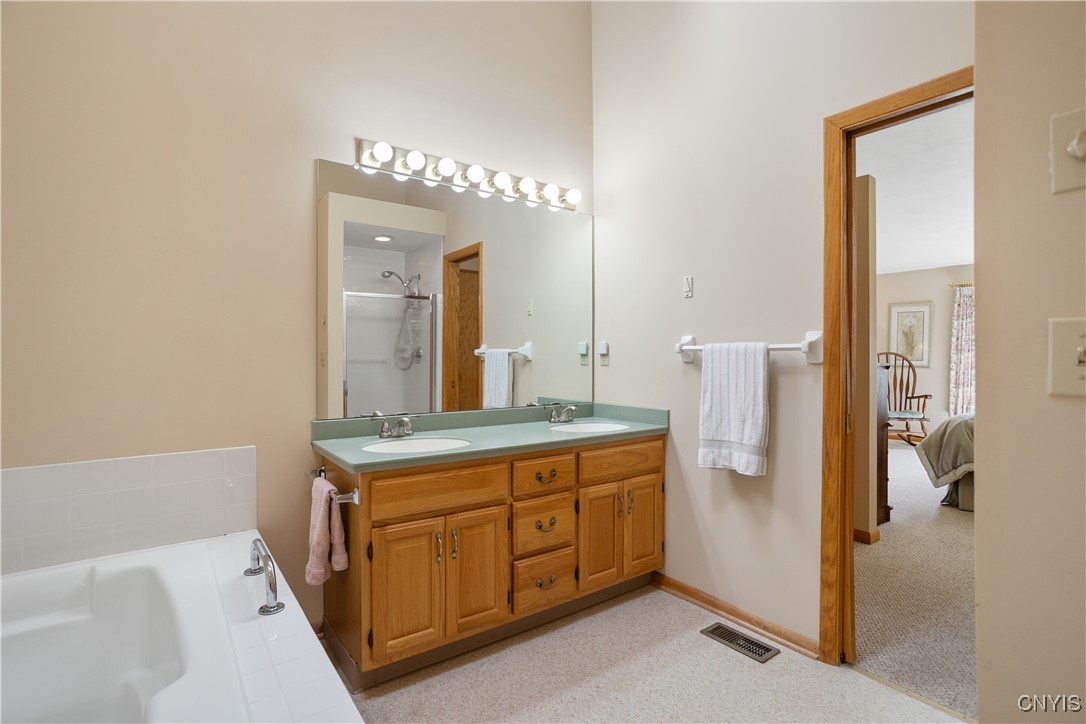 4842 Huntwood Path, Manlius, New York image 25