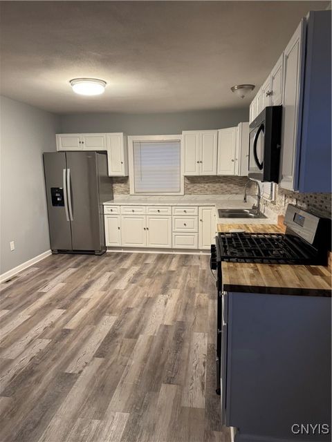 Tiny photo for 503 Boston Road, Salina, NY 13211 (MLS # S1654105)