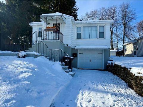 Photo of 123 Wolcott Ter, Syracuse, NY 13207 (MLS # S1654086)