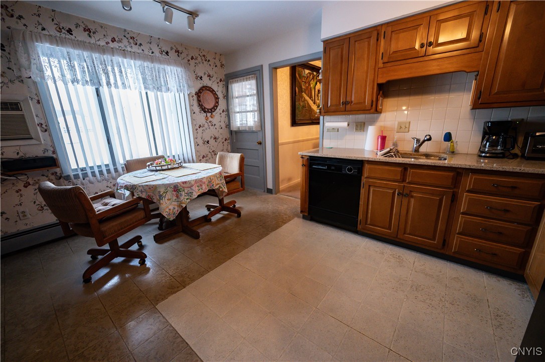 704 Park Lane Drive, Herkimer, New York image 10