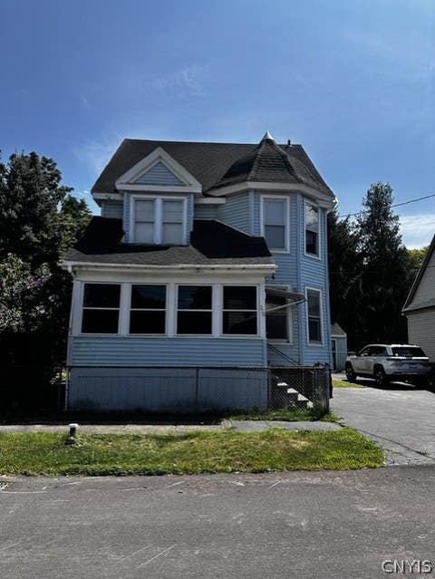 Homes For Sale - 208 Clarence Avenue<br/> Onondaga County, Syracuse, NY 13205