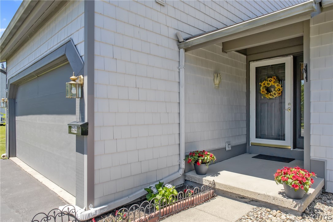 354 Summerhaven Drive N