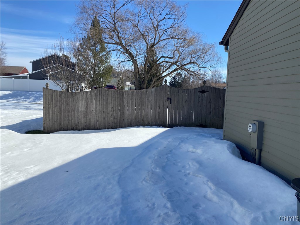 9465 Hawkeye Drive, Cicero, New York image 5