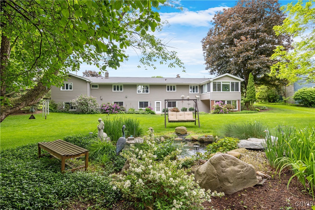 8 Thistlewood Lane