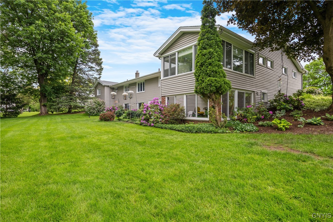 8 Thistlewood Lane