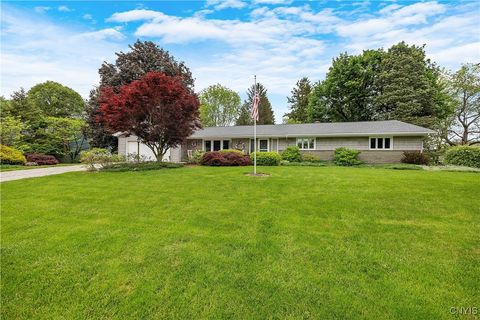 8 Thistlewood Lane Fayetteville NY 13066