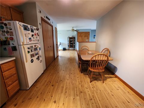 Tiny photo for 610 E Lake Street, Cape Vincent, NY 13618 (MLS # S1655422)