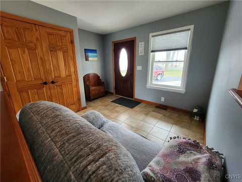 Tiny photo for 610 E Lake Street, Cape Vincent, NY 13618 (MLS # S1655422)