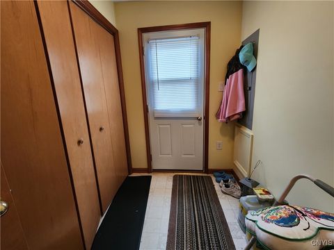 Tiny photo for 610 E Lake Street, Cape Vincent, NY 13618 (MLS # S1655422)