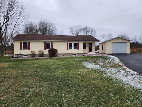 Photo of 610 E Lake Street, Cape Vincent, NY 13618 (MLS # S1655422)