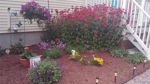 Tiny photo for 610 E Lake Street, Cape Vincent, NY 13618 (MLS # S1655422)