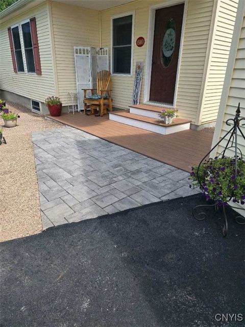 Tiny photo for 610 E Lake Street, Cape Vincent, NY 13618 (MLS # S1655422)