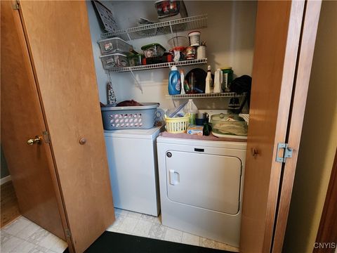 Tiny photo for 610 E Lake Street, Cape Vincent, NY 13618 (MLS # S1655422)